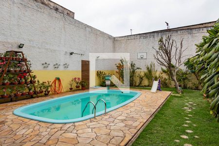 Casa à venda com 313m², 4 quartos e 3 vagas Casa à venda com 313m², 4 quartos e 3 vagasPiscina