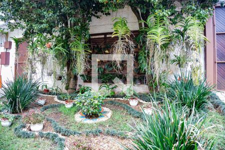 Casa à venda com 313m², 4 quartos e 3 vagas Casa à venda com 313m², 4 quartos e 3 vagasJardim