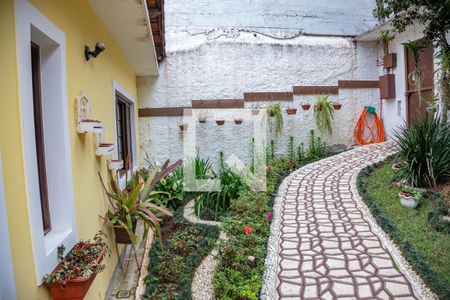 Casa à venda com 313m², 4 quartos e 3 vagas Casa à venda com 313m², 4 quartos e 3 vagasEntrada de pedestre - Jardim