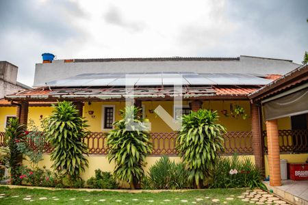 Casa à venda com 313m², 4 quartos e 3 vagas Casa à venda com 313m², 4 quartos e 3 vagasSistema de aquecimento solar