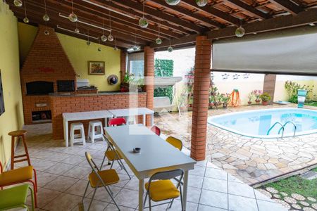 Casa à venda com 313m², 4 quartos e 3 vagas Casa à venda com 313m², 4 quartos e 3 vagasÁrea de lazer