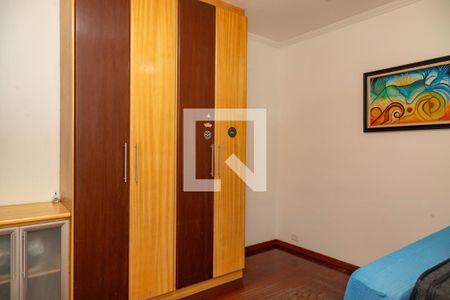 Casa à venda com 313m², 4 quartos e 3 vagas Casa à venda com 313m², 4 quartos e 3 vagasQuarto 2