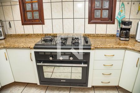 Casa à venda com 313m², 4 quartos e 3 vagas Casa à venda com 313m², 4 quartos e 3 vagasCozinha