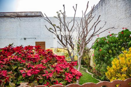 Casa à venda com 313m², 4 quartos e 3 vagas Casa à venda com 313m², 4 quartos e 3 vagasJardim