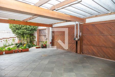 Casa à venda com 313m², 4 quartos e 3 vagas Casa à venda com 313m², 4 quartos e 3 vagasGaragem