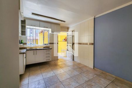 Casa à venda com 160m², 2 quartos e 2 vagasCozinha 