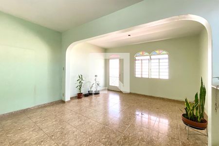Sala de casa para alugar com 3 quartos, 344m² em Nova Vista, Belo Horizonte