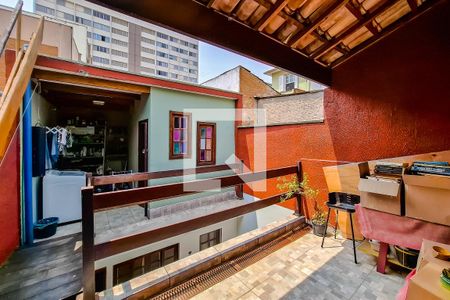 Casa à venda com 150m², 3 quartos e sem vaga Casa à venda com 150m², 3 quartos e sem vagaVaranda