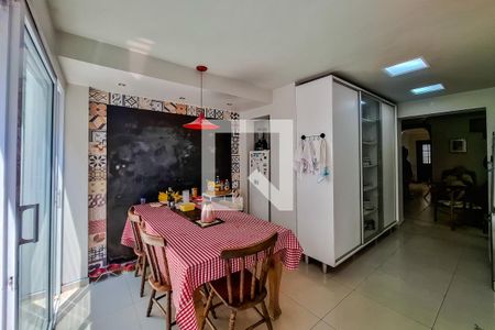 Casa à venda com 150m², 3 quartos e sem vaga Casa à venda com 150m², 3 quartos e sem vagaCozinha