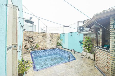 Casa à venda com 350m², 4 quartos e 4 vagas Casa à venda com 350m², 4 quartos e 4 vagasPiscina