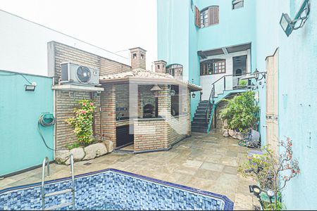 Casa à venda com 350m², 4 quartos e 4 vagas Casa à venda com 350m², 4 quartos e 4 vagasPiscina