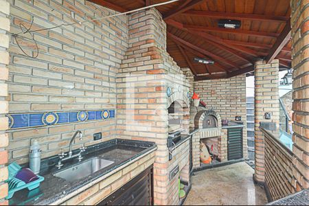 Casa à venda com 350m², 4 quartos e 4 vagas Casa à venda com 350m², 4 quartos e 4 vagasChurrasqueira