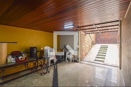 Casa à venda com 350m², 4 quartos e 4 vagas Casa à venda com 350m², 4 quartos e 4 vagasGaragem