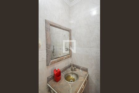 Casa à venda com 350m², 4 quartos e 4 vagas Casa à venda com 350m², 4 quartos e 4 vagasBanheiro de serviço