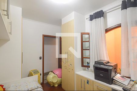 Casa à venda com 350m², 4 quartos e 4 vagas Casa à venda com 350m², 4 quartos e 4 vagasQuarto 3 - Suíte