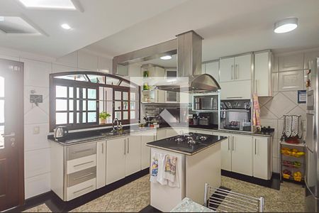 Casa à venda com 350m², 4 quartos e 4 vagas Casa à venda com 350m², 4 quartos e 4 vagasCozinha