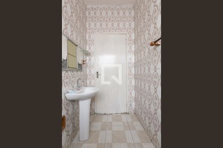 Casa para alugar com 130m², 2 quartos e 2 vagas Casa para alugar com 130m², 2 quartos e 2 vagasBanheiro