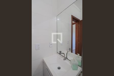 Casa para alugar com 64m², 2 quartos e 1 vaga Casa para alugar com 64m², 2 quartos e 1 vagaBanheiro