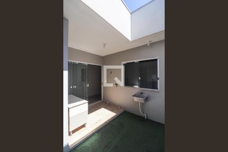 Casa para alugar com 64m², 2 quartos e 1 vaga Casa para alugar com 64m², 2 quartos e 1 vagaÁrea de Serviço
