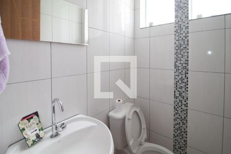 Casa à venda com 180m², 2 quartos e 1 vaga Casa à venda com 180m², 2 quartos e 1 vagaBanheiro de Serviço