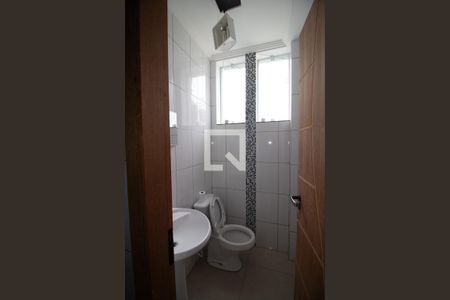 Casa à venda com 180m², 2 quartos e 1 vaga Casa à venda com 180m², 2 quartos e 1 vagaBanheiro de Serviço