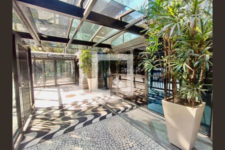 Apartamento para alugar com 138m², 3 quartos e 3 vagasFachada com cartaz QA