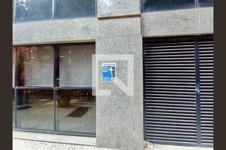 Apartamento para alugar com 138m², 3 quartos e 3 vagasFachada com cartaz QA