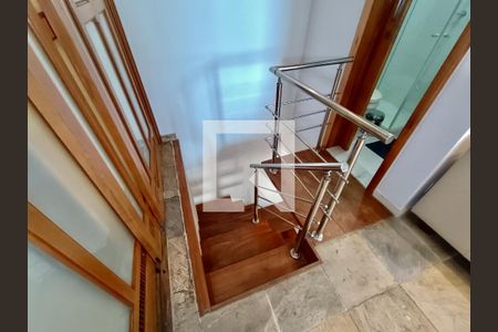 Apartamento para alugar com 138m², 3 quartos e 3 vagasEscada 2 piso