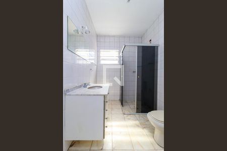 Banheiro de casa para alugar com 1 quarto, 68m² em Itaim Bibi, São Paulo