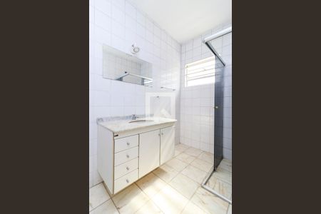 Banheiro de casa para alugar com 1 quarto, 68m² em Itaim Bibi, São Paulo