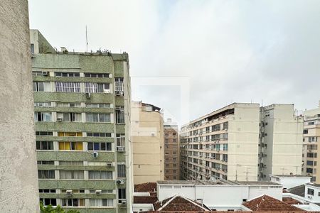 Apartamento à venda com 75m², 2 quartos e sem vagaSala