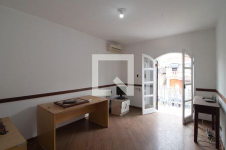 Suíte de casa à venda com 3 quartos, 400m² em Vila Mazzei, São Paulo