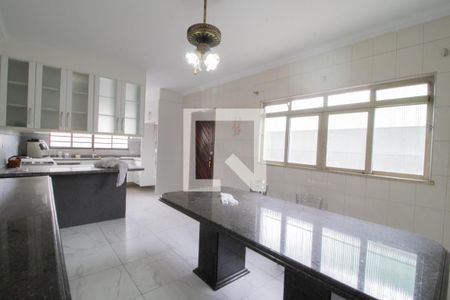 Casa à venda com 400m², 3 quartos e 6 vagasCozinha