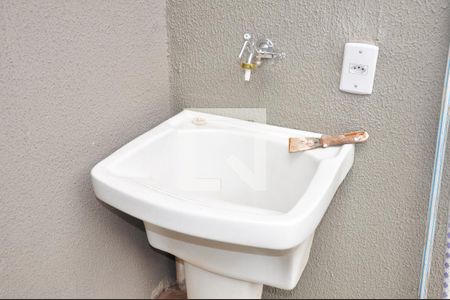 Apartamento para alugar com 60m², 2 quartos e 1 vaga Apartamento para alugar com 60m², 2 quartos e 1 vagaVaranda da Sala com Área de Serviço