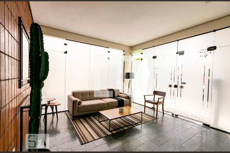 Apartamento à venda com 29m², 1 quarto e 1 vaga Apartamento à venda com 29m², 1 quarto e 1 vagaHall