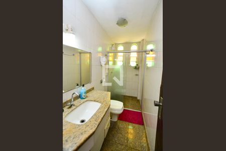 Apartamento à venda com 86m², 3 quartos e 2 vagas Apartamento à venda com 86m², 3 quartos e 2 vagasBanheiro social