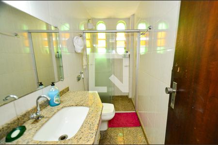 Apartamento à venda com 86m², 3 quartos e 2 vagas Apartamento à venda com 86m², 3 quartos e 2 vagasBanheiro social