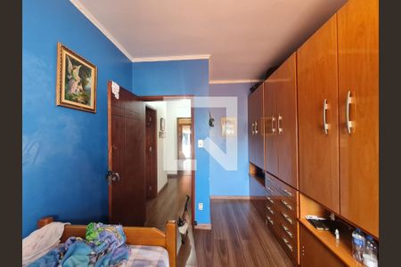 Casa à venda com 315m², 4 quartos e 4 vagas Casa à venda com 315m², 4 quartos e 4 vagasQuarto 2