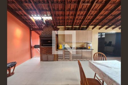 Casa à venda com 315m², 4 quartos e 4 vagas Casa à venda com 315m², 4 quartos e 4 vagasCozinha e Area Gourmet