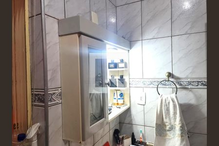 Casa à venda com 315m², 4 quartos e 4 vagas Casa à venda com 315m², 4 quartos e 4 vagasBanheiro da Suíte