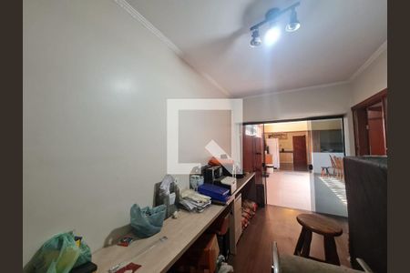 Casa à venda com 315m², 4 quartos e 4 vagas Casa à venda com 315m², 4 quartos e 4 vagasEscritorio e Suíte 2