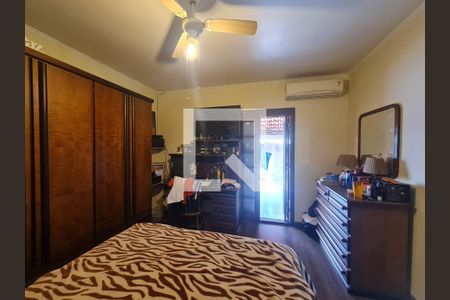 Casa à venda com 315m², 4 quartos e 4 vagas Casa à venda com 315m², 4 quartos e 4 vagasSuíte