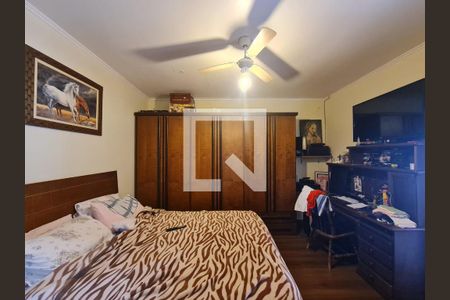 Casa à venda com 315m², 4 quartos e 4 vagas Casa à venda com 315m², 4 quartos e 4 vagasSuíte