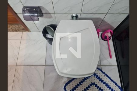 Casa à venda com 315m², 4 quartos e 4 vagas Casa à venda com 315m², 4 quartos e 4 vagasBanheiro da Suíte