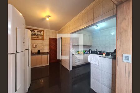 Casa à venda com 315m², 4 quartos e 4 vagas Casa à venda com 315m², 4 quartos e 4 vagasCozinha e Area Gourmet