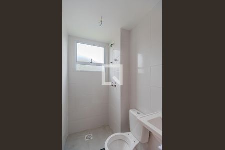 Banheiro de apartamento para alugar com 2 quartos, 42m² em Cavalhada, Porto Alegre