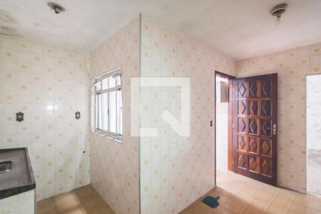 Casa à venda com 125m², 1 quarto e 2 vagas Casa à venda com 125m², 1 quarto e 2 vagasCozinha Edícula