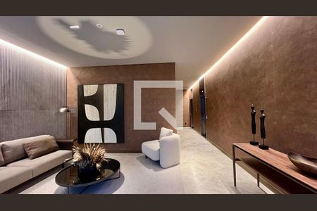 Apartamento à venda com 186m², 4 quartos e 3 vagas Apartamento à venda com 186m², 4 quartos e 3 vagasÁrea Comum - Hall social