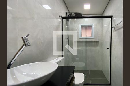 Casa para alugar com 120m², 3 quartos e 2 vagasBanheiro Social