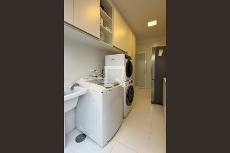 Casa de condomínio à venda com 453m², 3 quartos e 4 vagasÁrea de Serviço